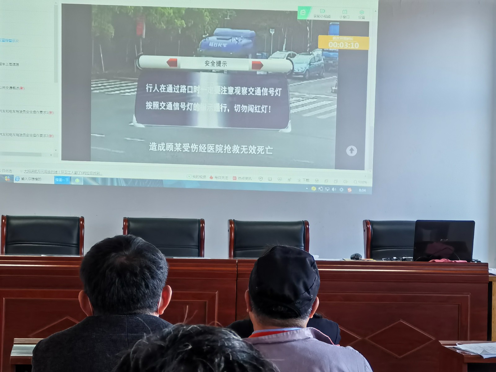 48740350.jpg 48740350.jpg